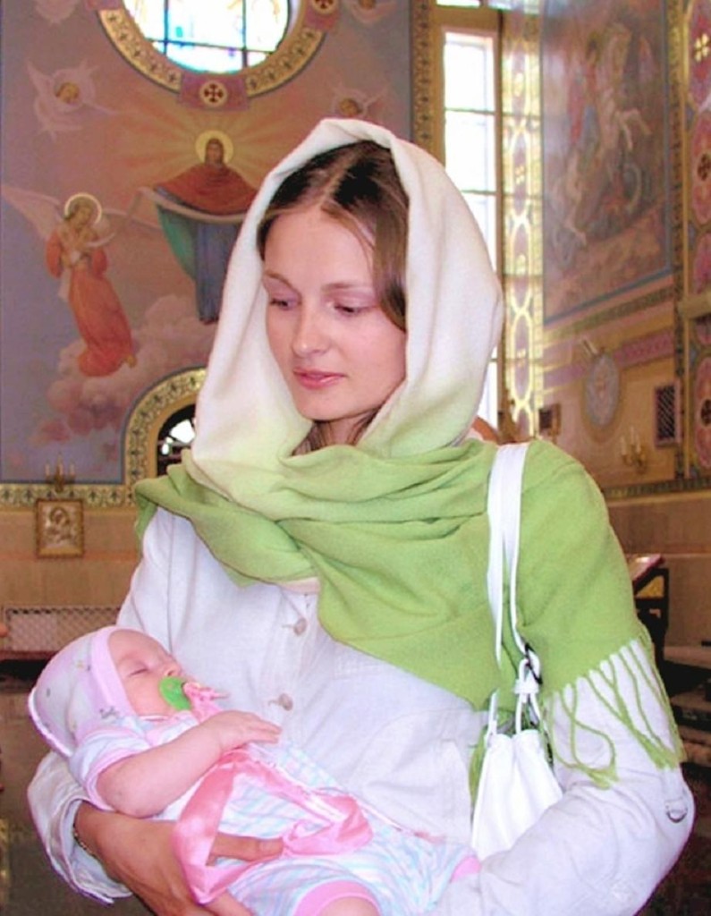 russian-woman-with-child