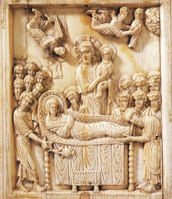 Резьба по слоновой кости «Успение Богоматери». Византия, XI век. Государственный Эрмитаж