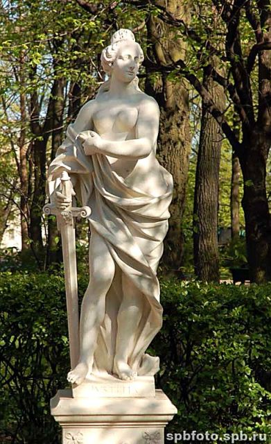Юстиция. Аллегория правосудия. Статуя Летнего сада. Санкт-Петербург