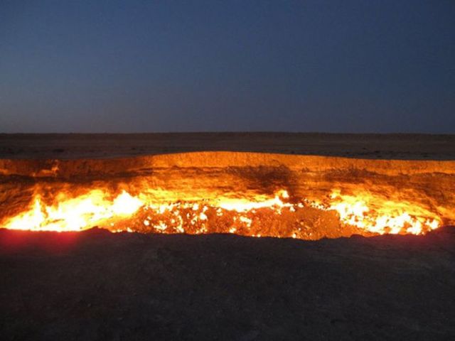 «Дверь в преисподню». Газовый кратер. Дарваз, Туркменистан