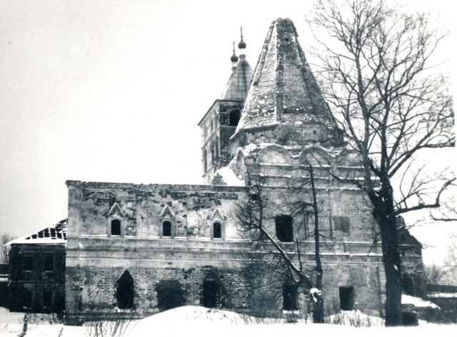 Введенский Владычный монастырь. Церковь Георгия Победоносца. 1988 г.