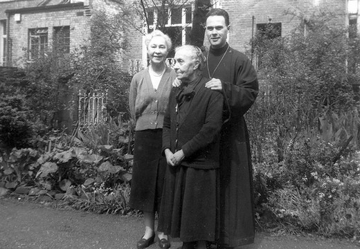 Владыка Антоний с мамой и бабушкой, 1949 г.