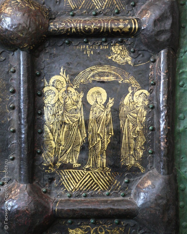 Пластина церковных врат Рождественского собора в Суздале. Начало XIII в.